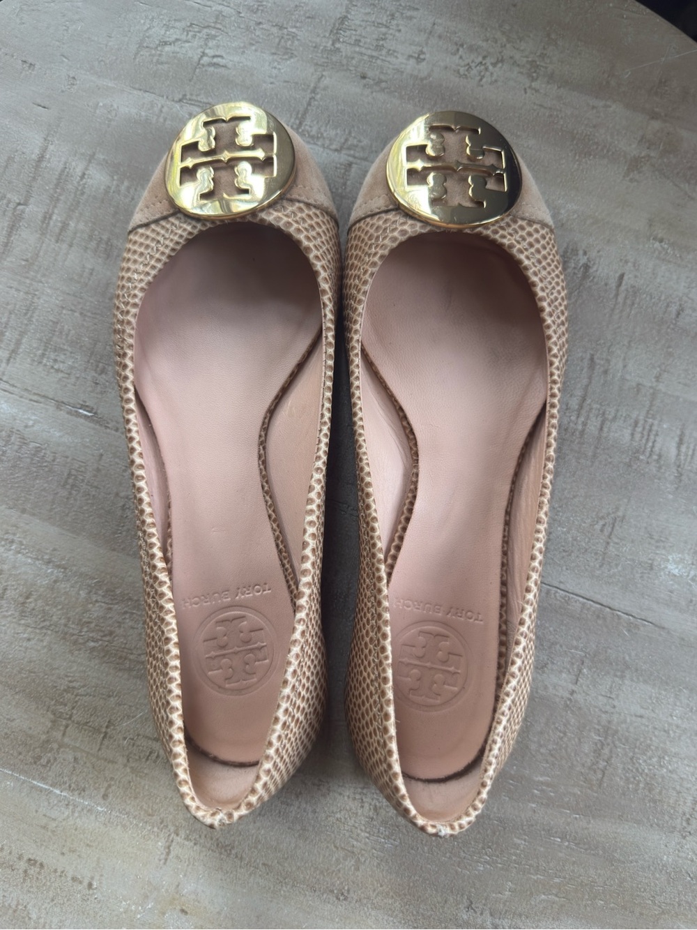 Tory Burch Clay Beige Snake Print Suede Cap Toe Flats Gold Logo Neutral 6.5